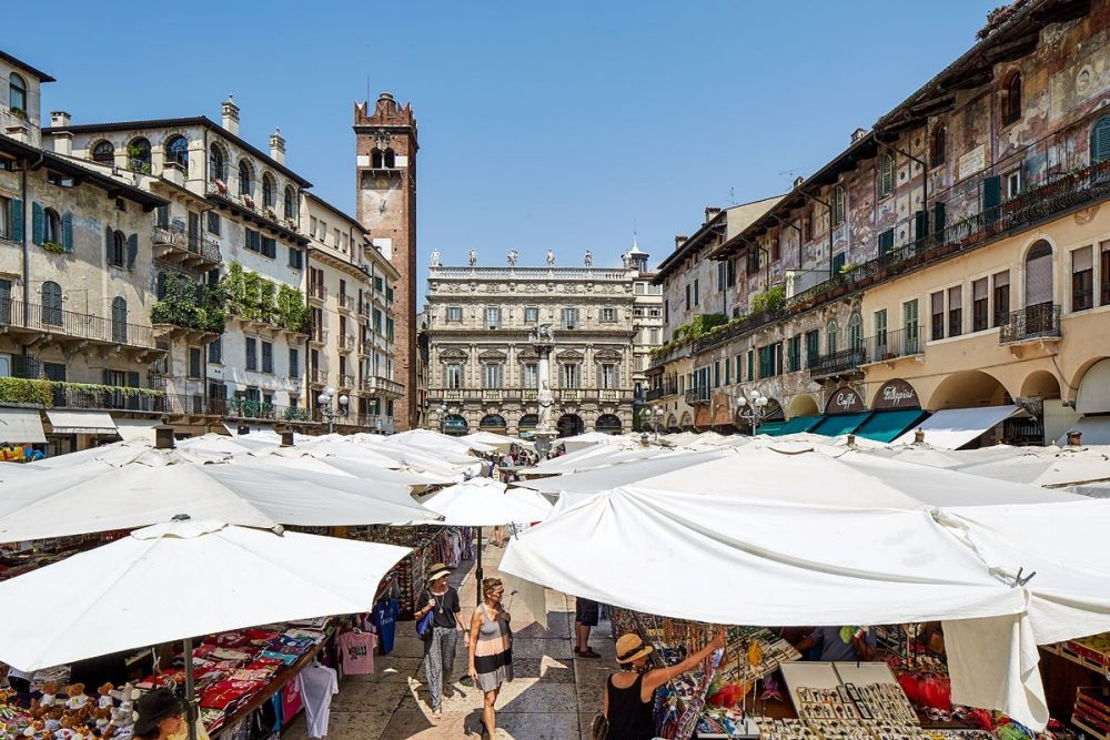 Piazza delle Erbe, Verona