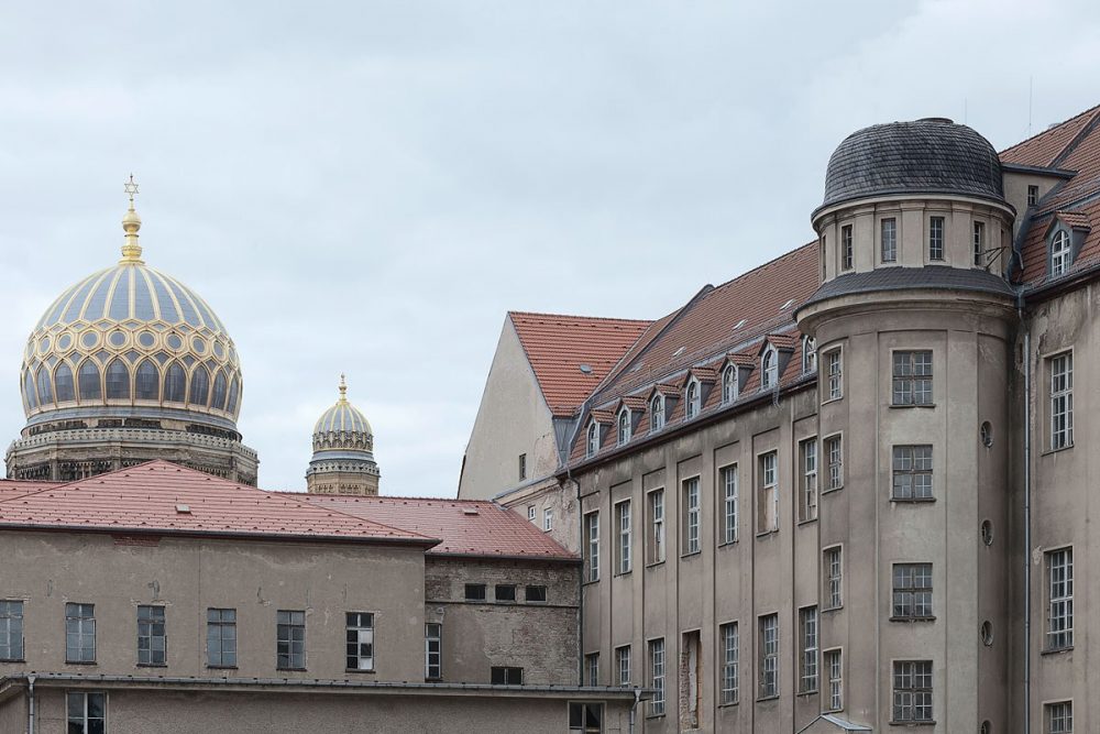 Haupttelegraphenamt und Neue Synagoge