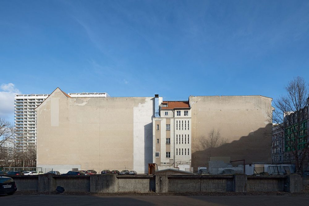 Brandwand zwischen Krausen und Schützenstrasse